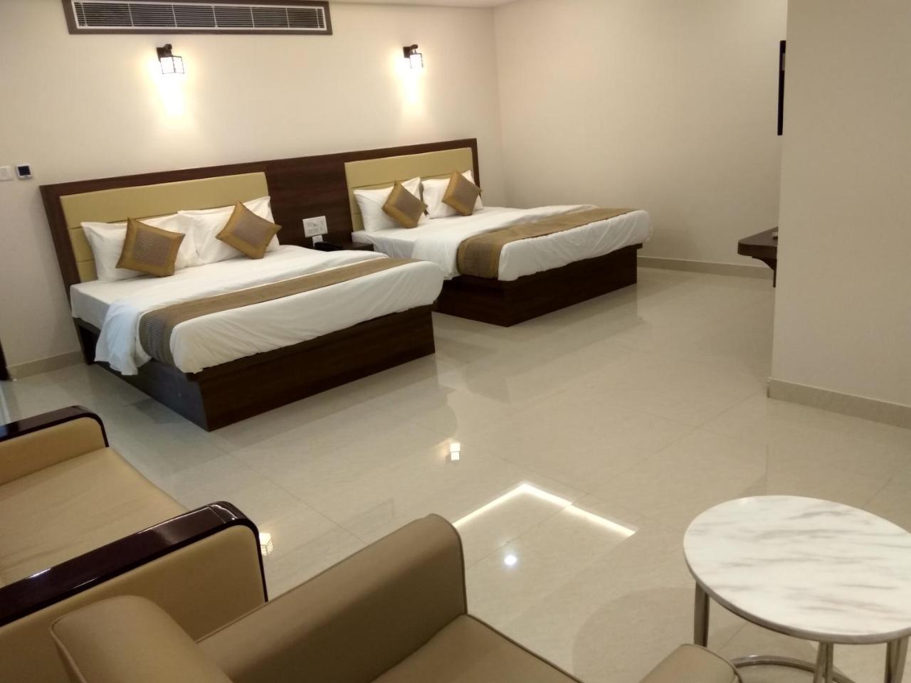 Hotel Ambika International Byndoor Bainduru Exterior foto